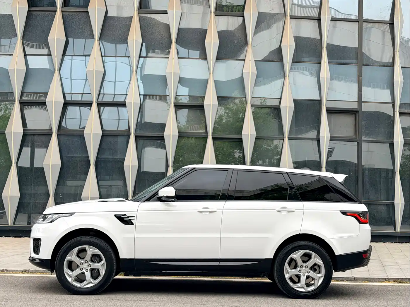 LAND ROVER RANGE ROVER SPORT NEW ENERGY