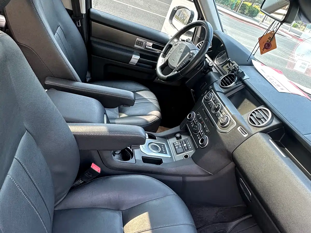 Land Rover Discovery 2016 3.0 SC V6 HSE фото 6