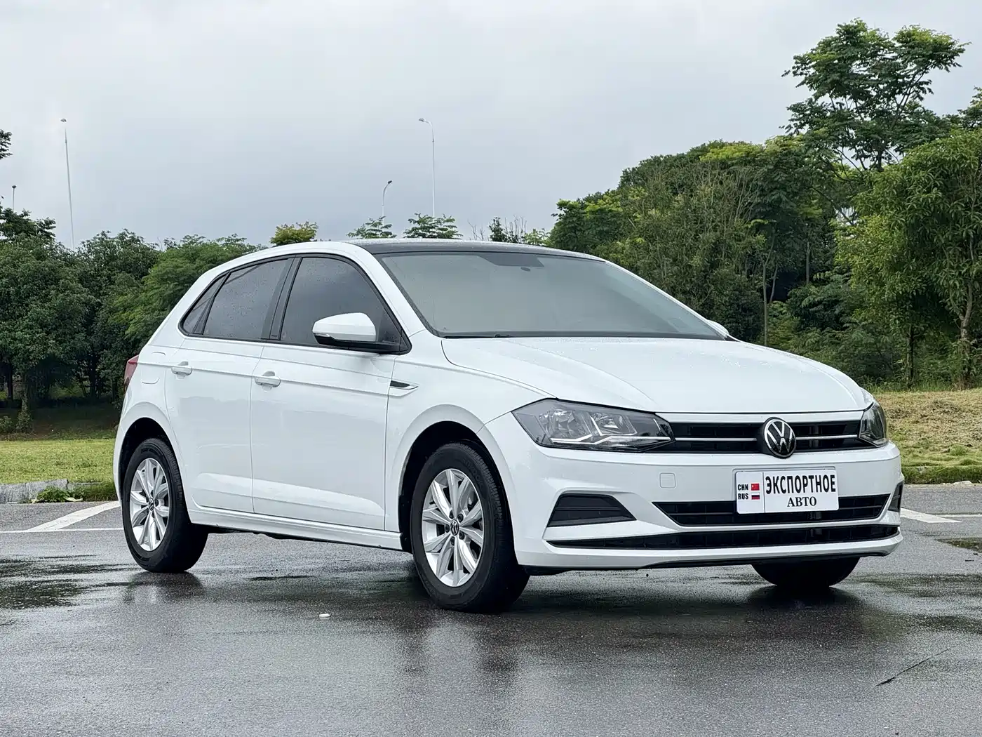 VOLKSWAGEN POLO