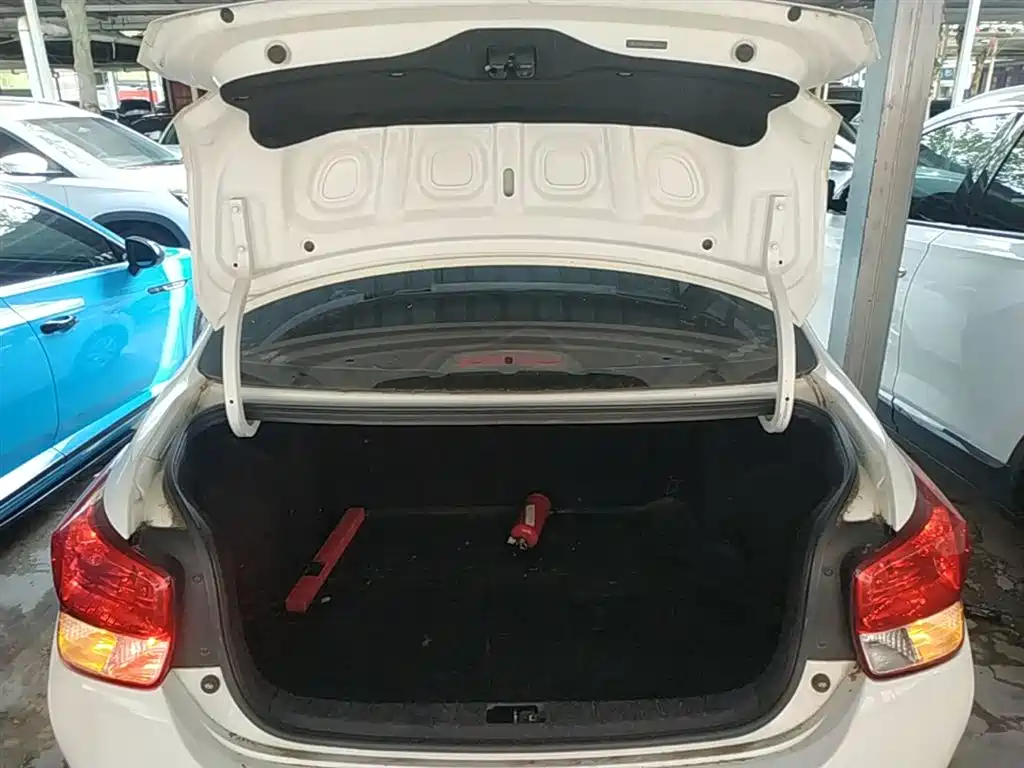 Hyundai Verna 2017 1.4L Manual Color Edition (China V) фото 19