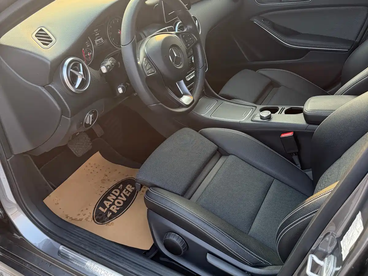 Mercedes-Benz A-Class (Import) 2017 A 200 Dynamic Edition фото 8