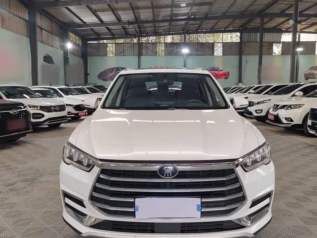Photo 5 - BYD Song Pro