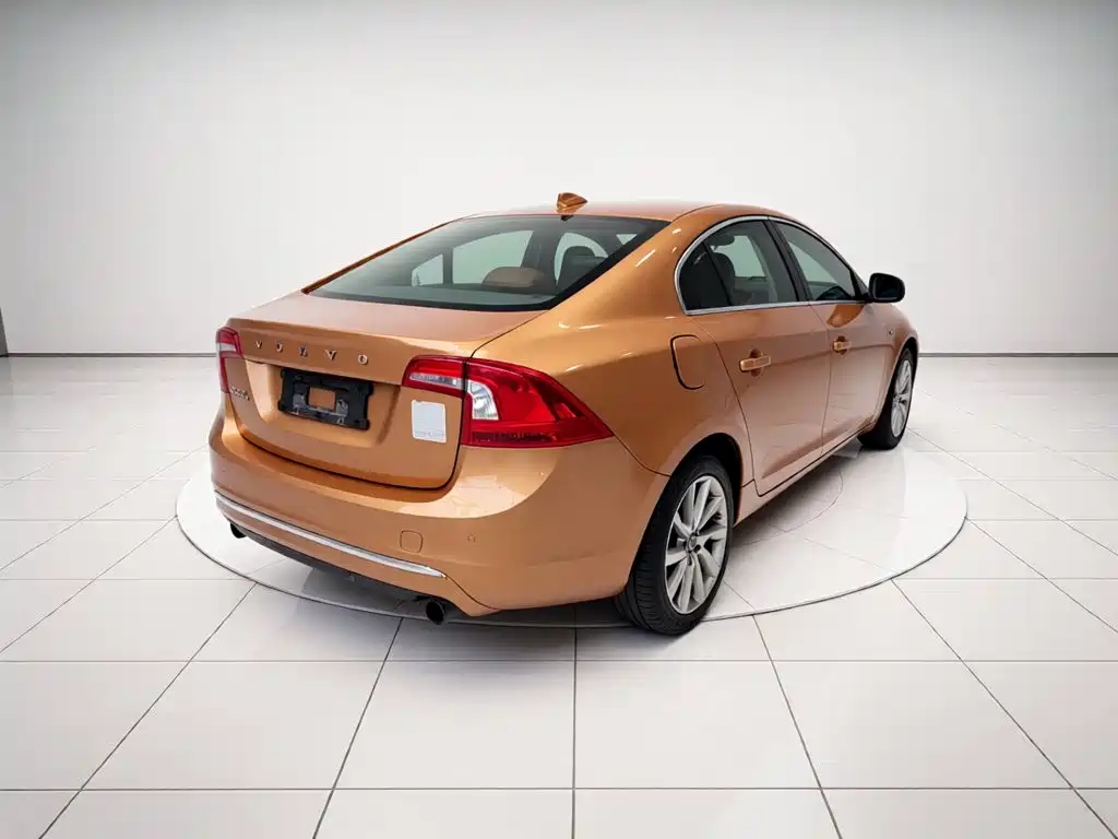 Фото 7 - Volvo S60