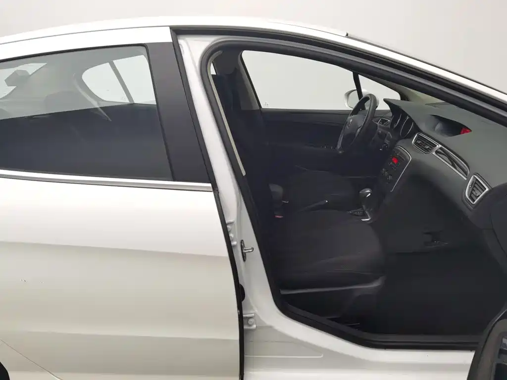 Peugeot 308 2014 2014 Model Joy Edition Classic 1.6L Automatic Superior Style