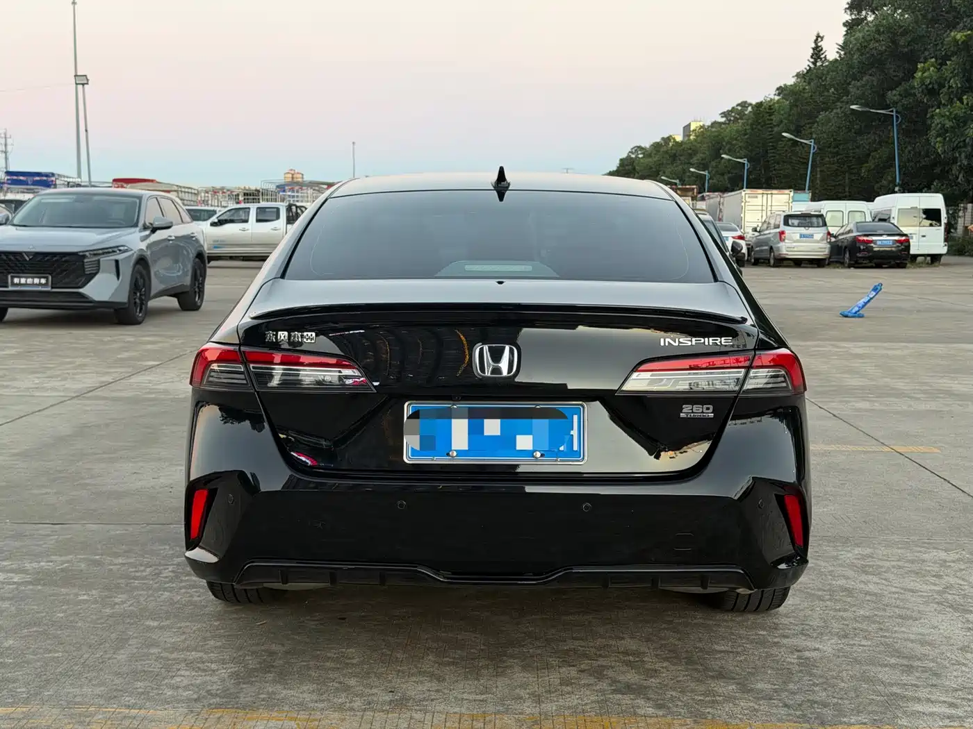 Фото 8 - Honda Inspire
