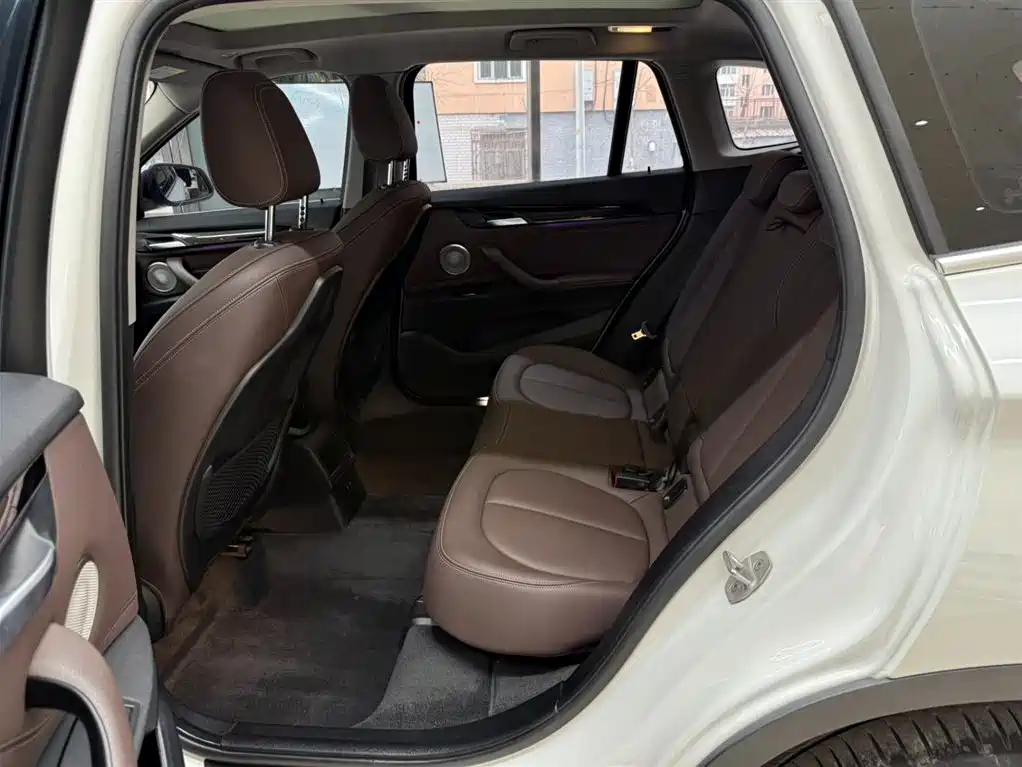 BMW X1 2022 sDrive20Li Fashion фото 7