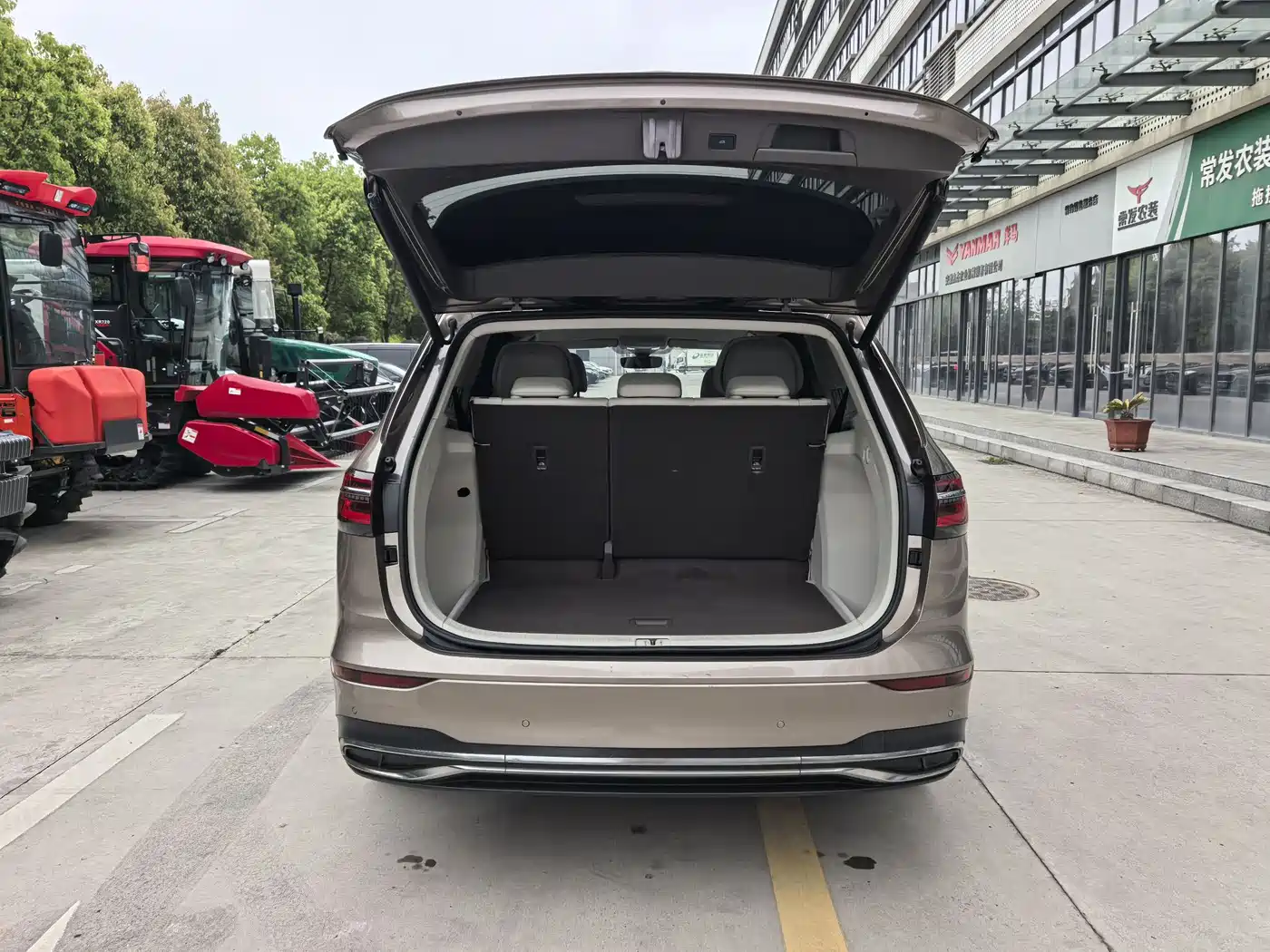 Volkswagen Viloran 2020 380TSI Premium фото 28