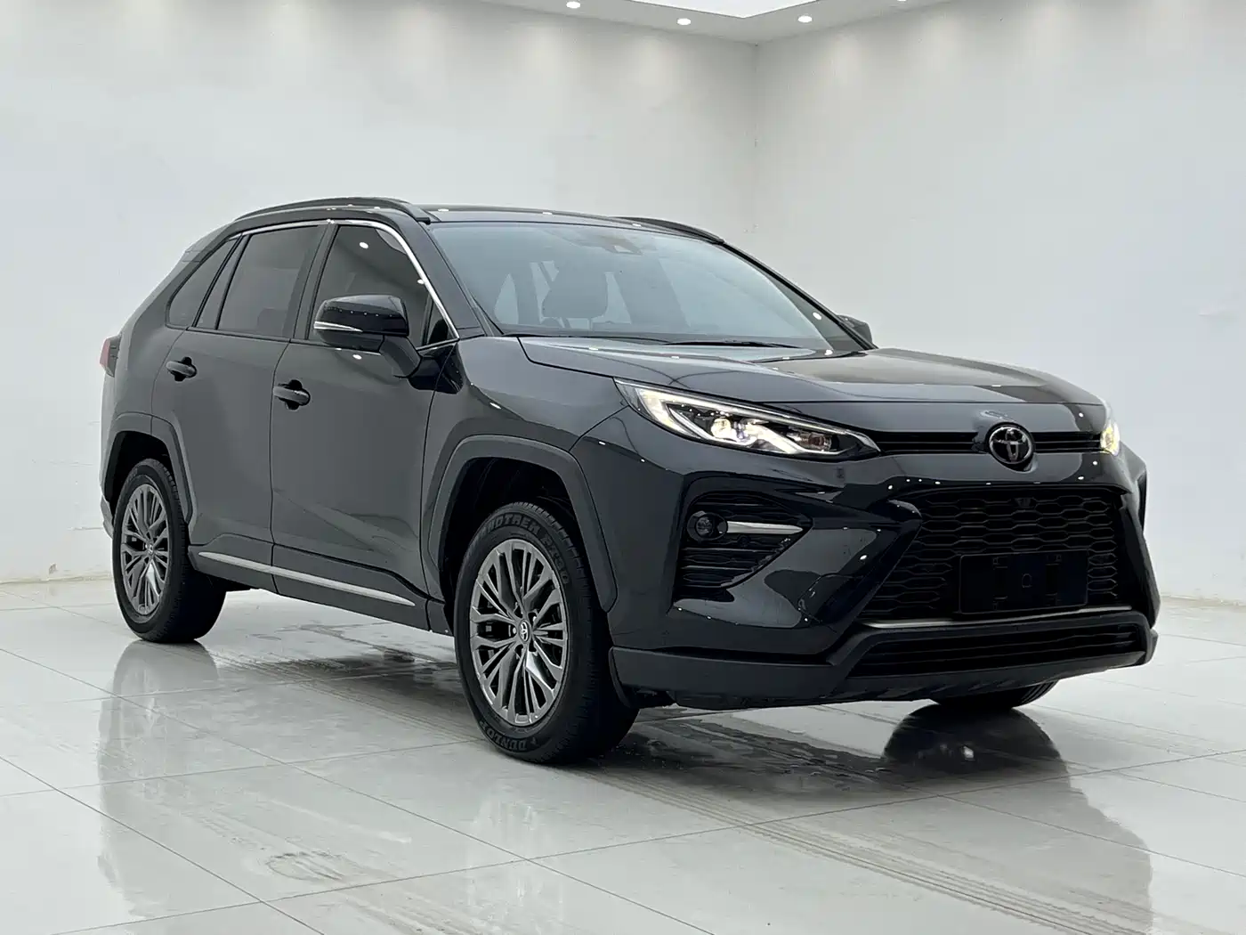 Toyota Wildlander 2023 2.0L CVT AWD Luxury PLUS фото 2
