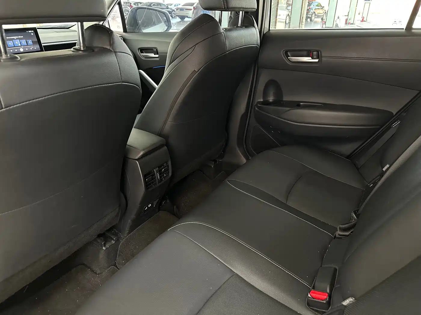 Toyota Frontlander 2023 2.0L CVT Luxury Edition фото 8