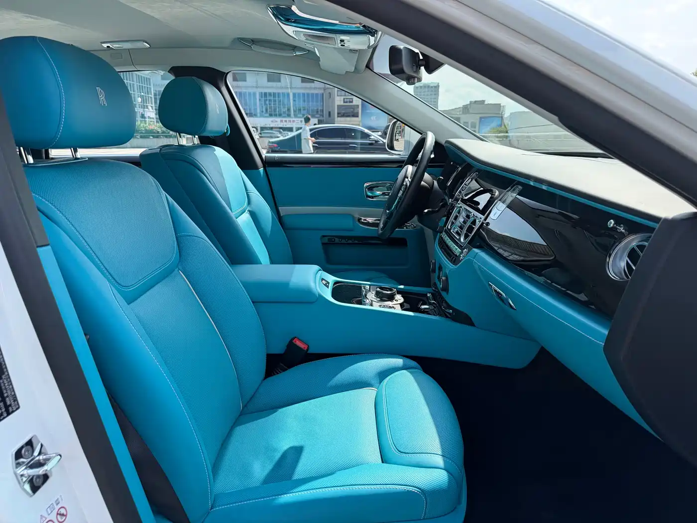 Rolls-Royce Ghost 2018 6.6T Standard Wheelbase фото 20