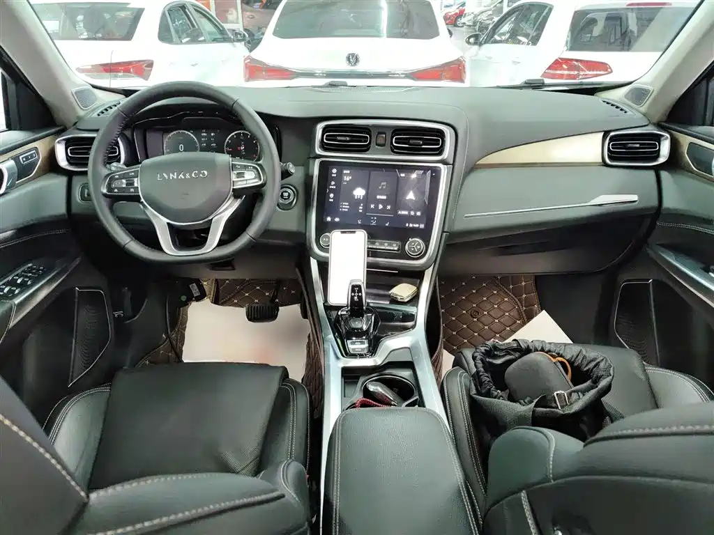 Lynk & Co 01 2019 2.0T 2WD Type Pro Version China VI фото 10