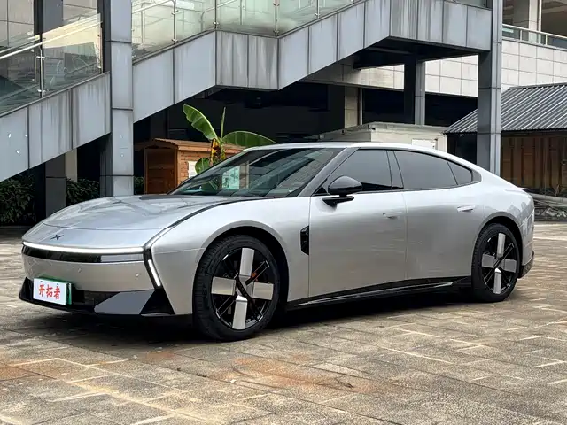 XPeng P7 2025 702km Long Range Edition