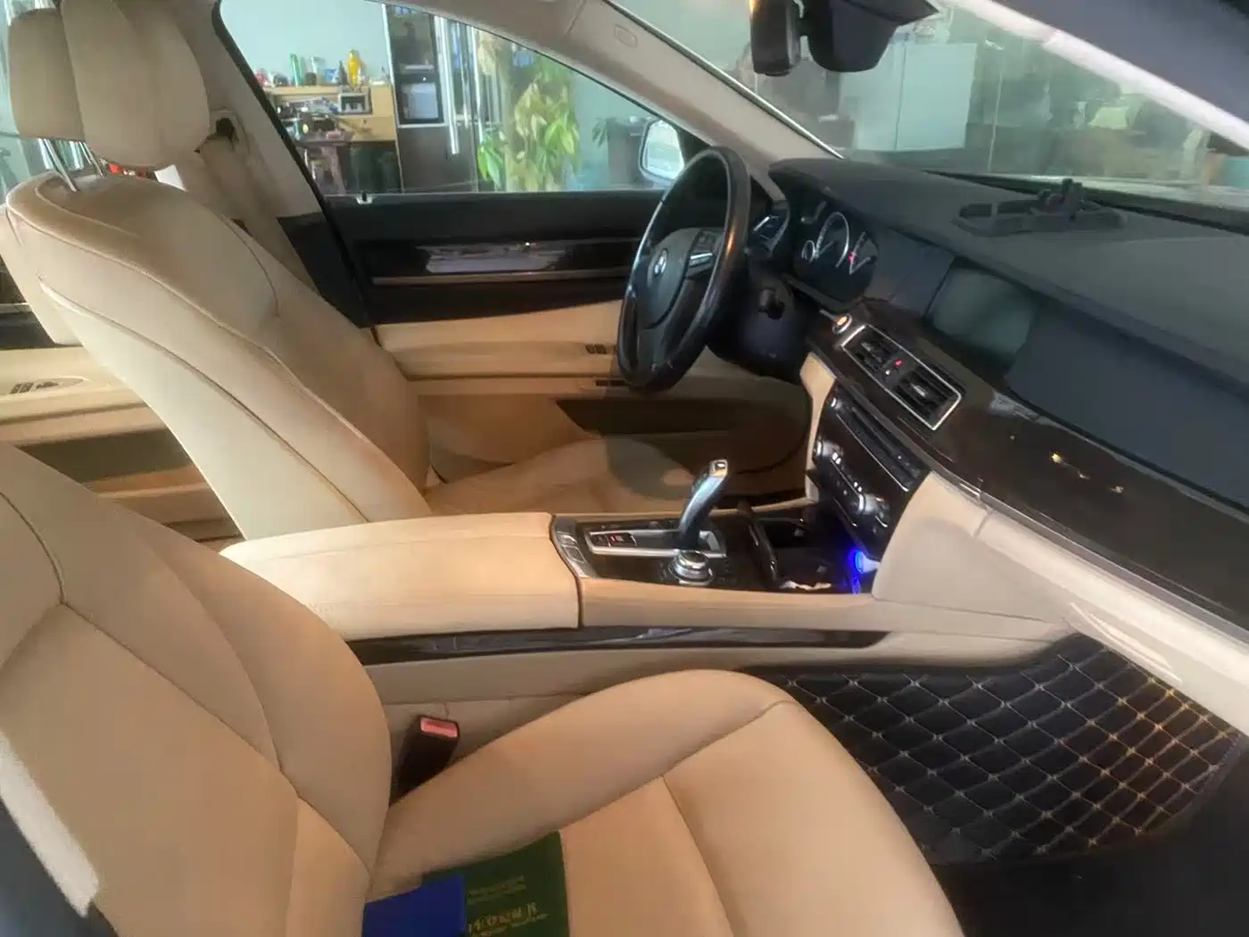 BMW 7 Series 2009 740Li Luxury фото 5