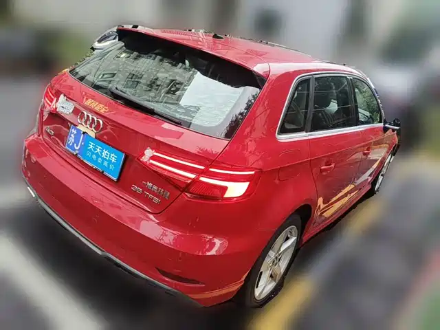 Audi A3 2019 Sportback 35 TFSI Fashion China VI — фото 2