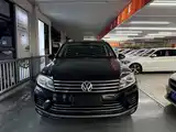 Photo 2 - Volkswagen Touareg
