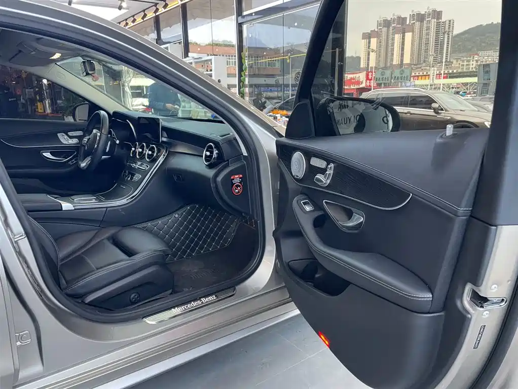 MERCEDES-BENZ C CLASS