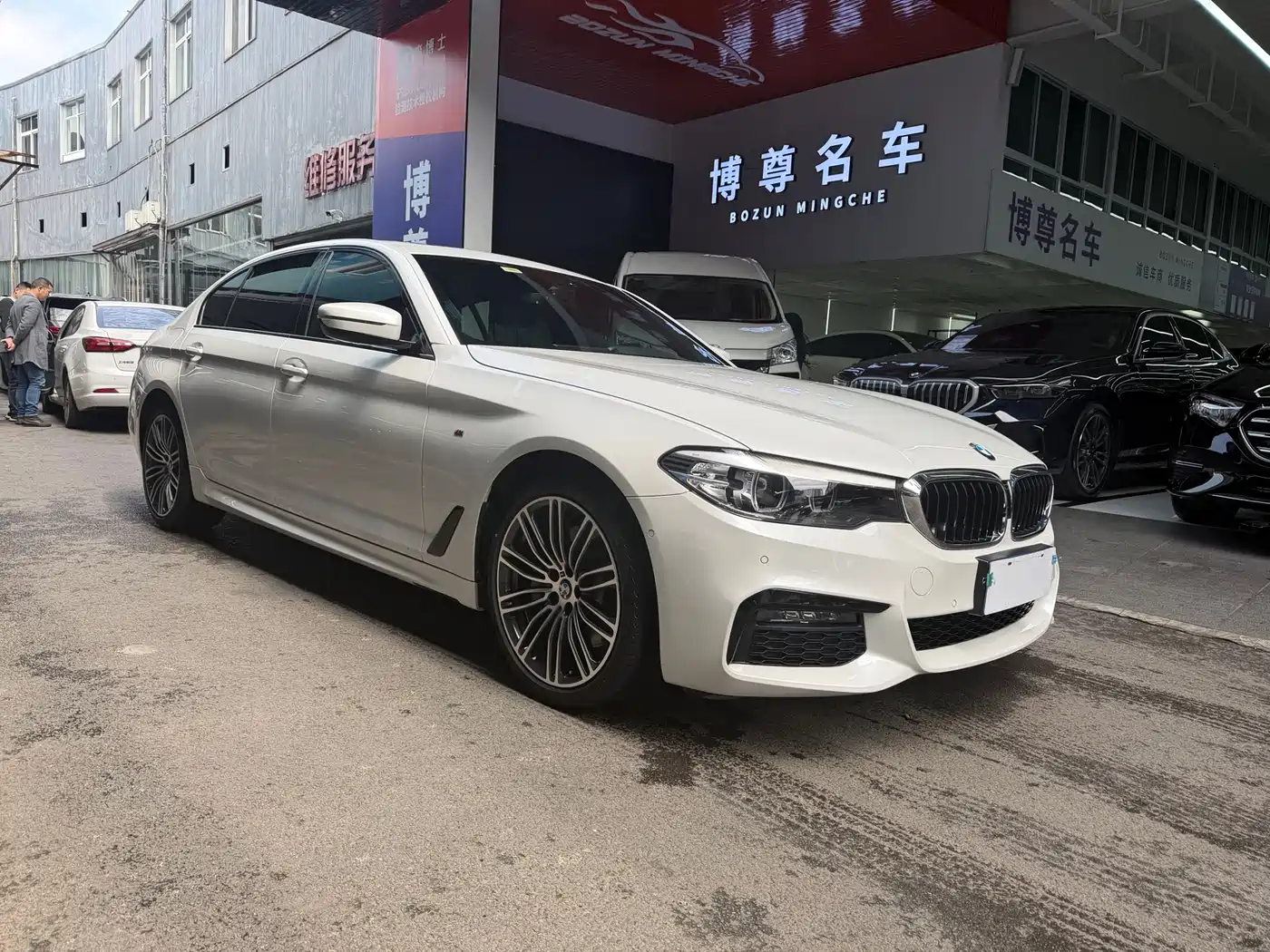 BMW 5 Series 2019 530Li Leading M Sport Package фото 3