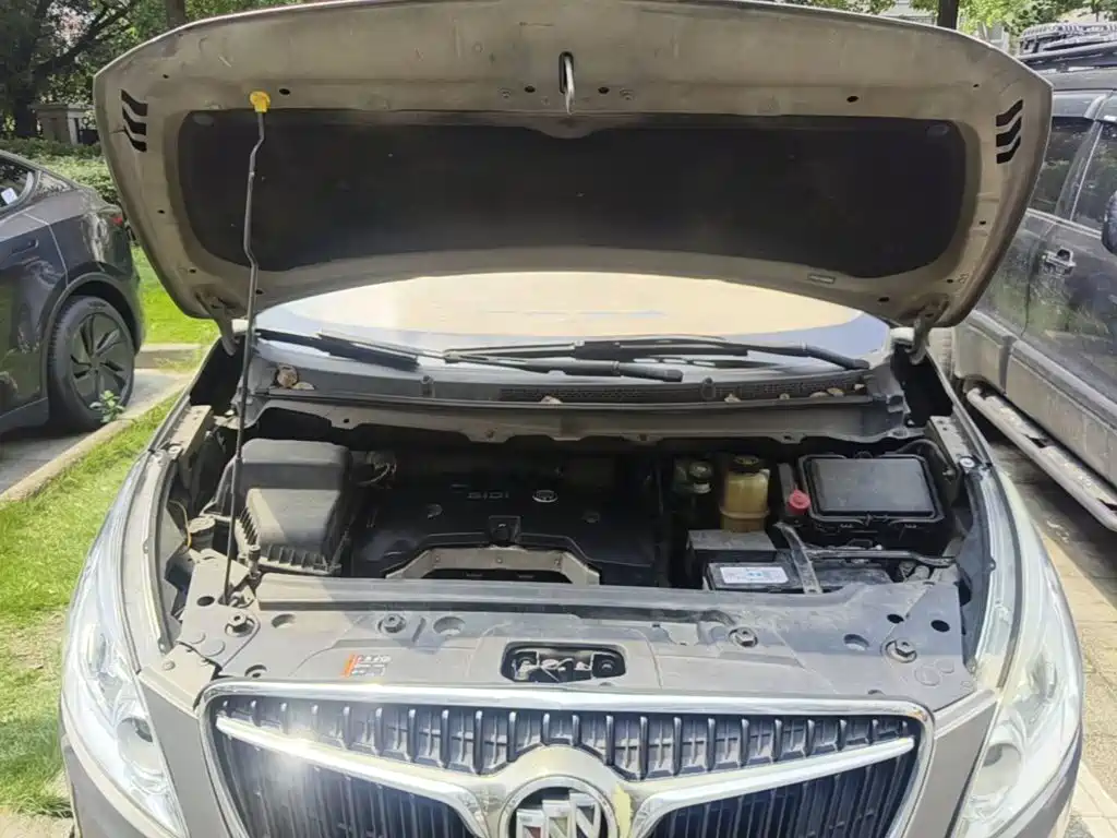 Фото 3 - Buick GL8