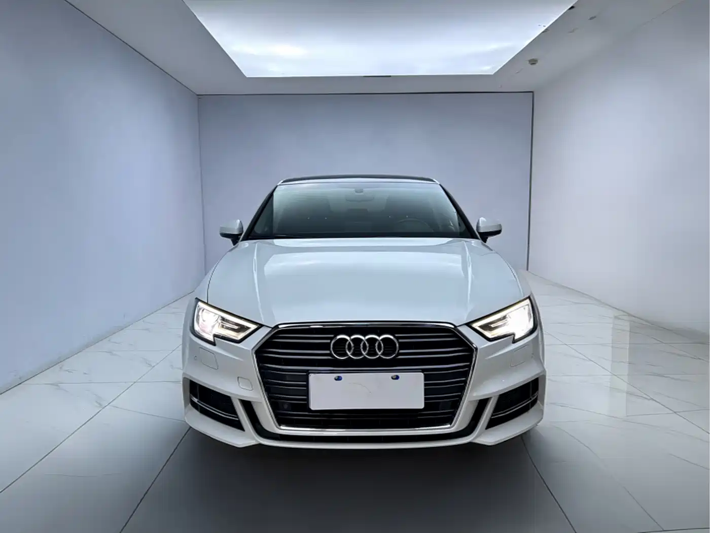 Audi A3 2018 30th Anniversary Limousine 35 TFSI Fashion фото 2