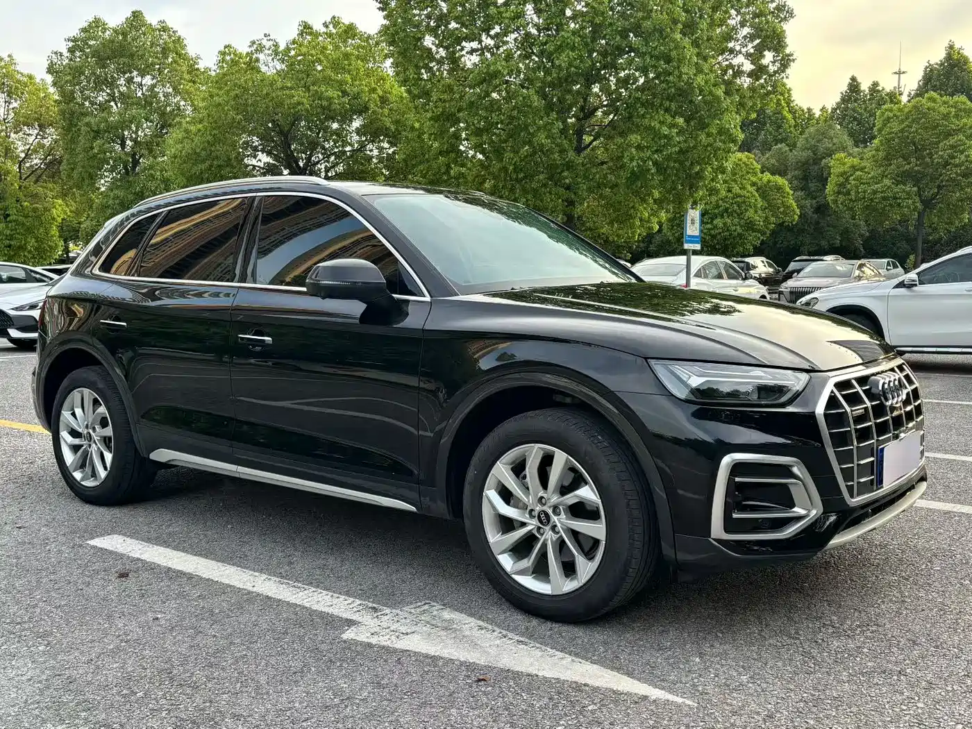 Audi Q5L 2024 Model 40 TFSI Luxury Elegance фото 3