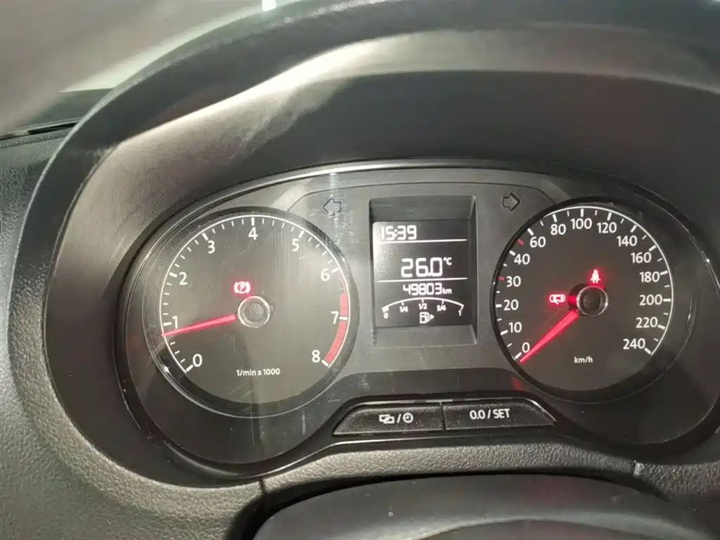 Volkswagen Polo 2014 1.4L Manual Trend Edition фото 12