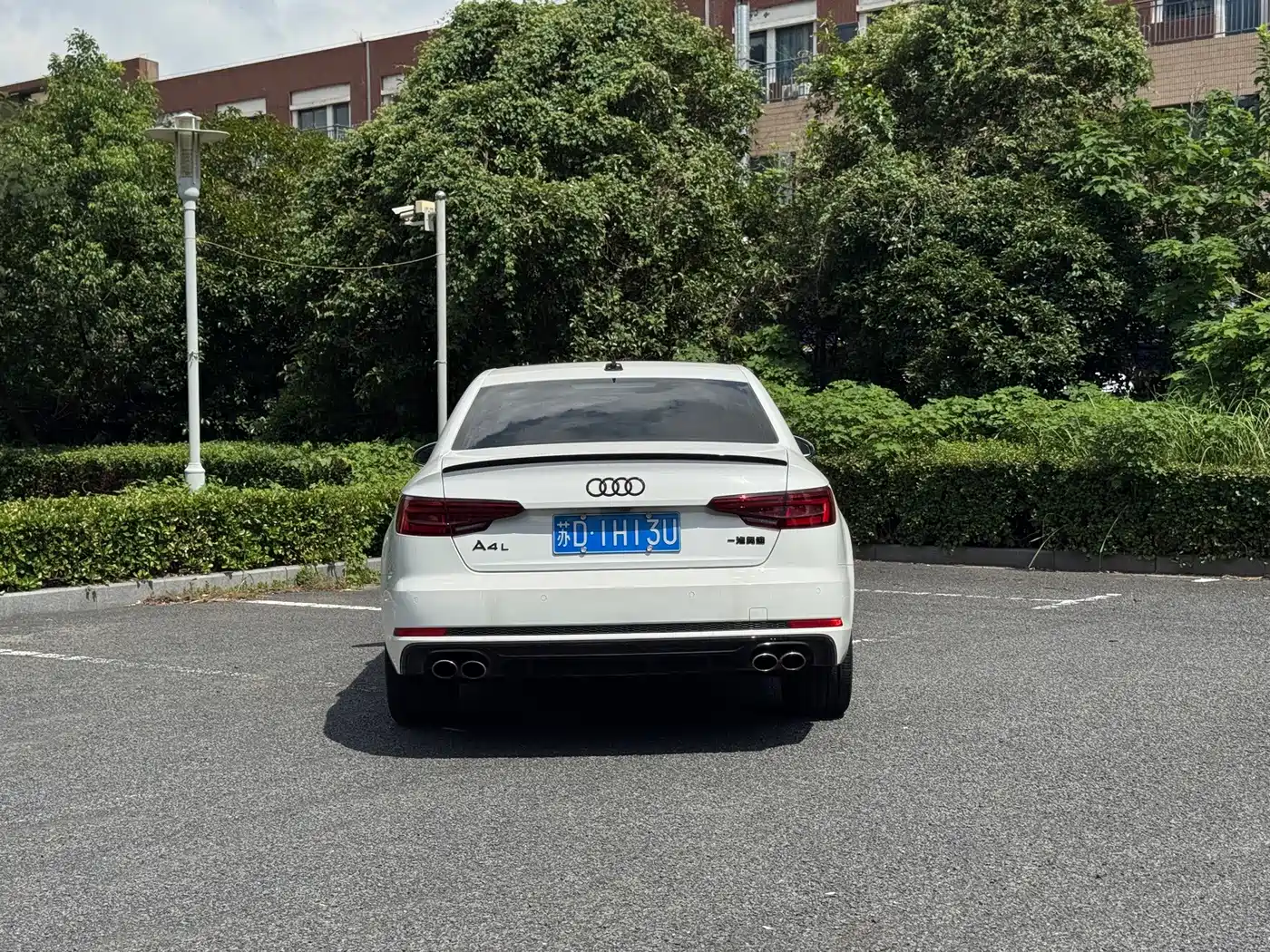 Фото 6 - Audi A4L