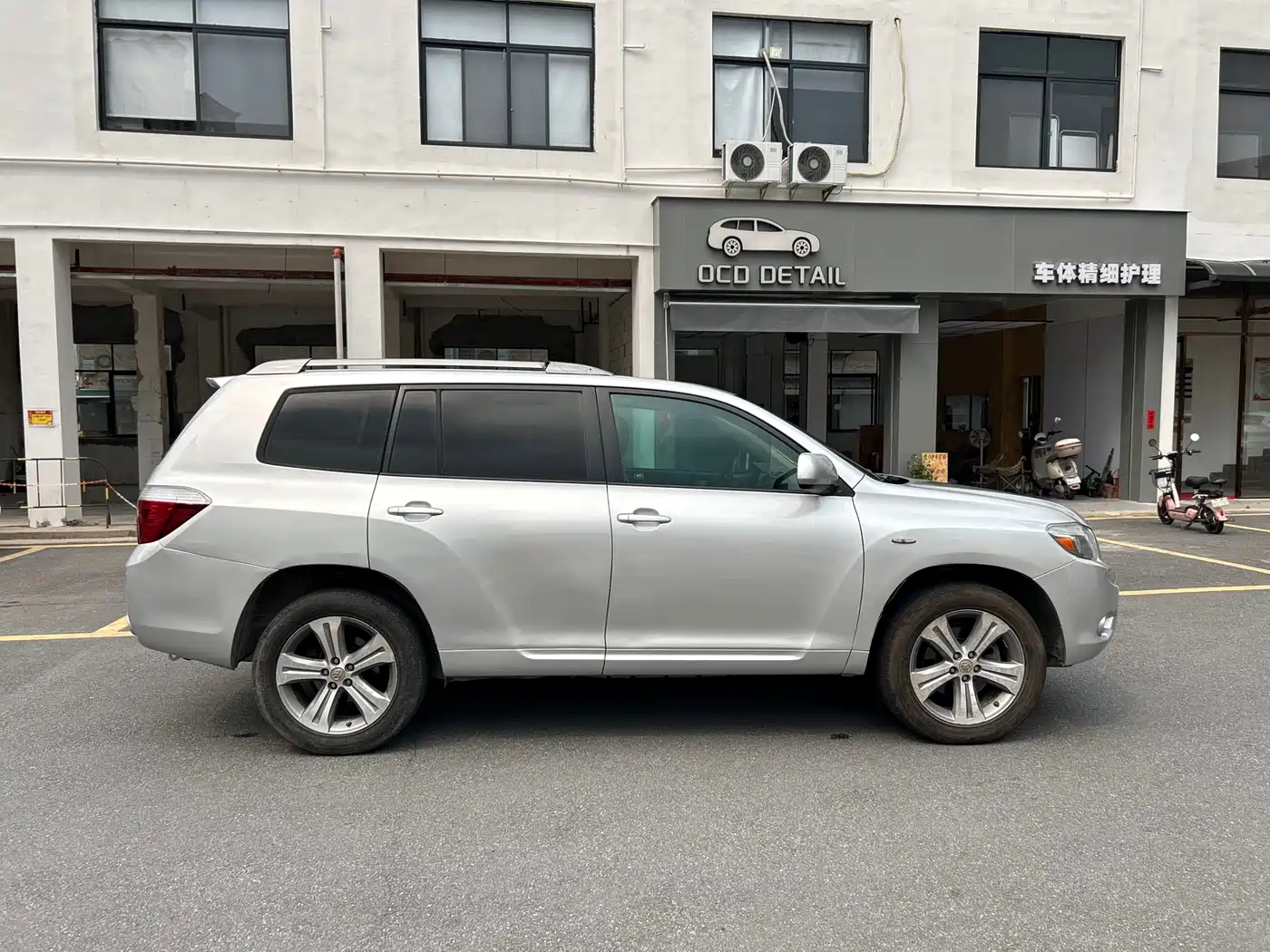 Toyota Highlander 2009 3.5L 4WD 7-seater Luxury Edition фото 8