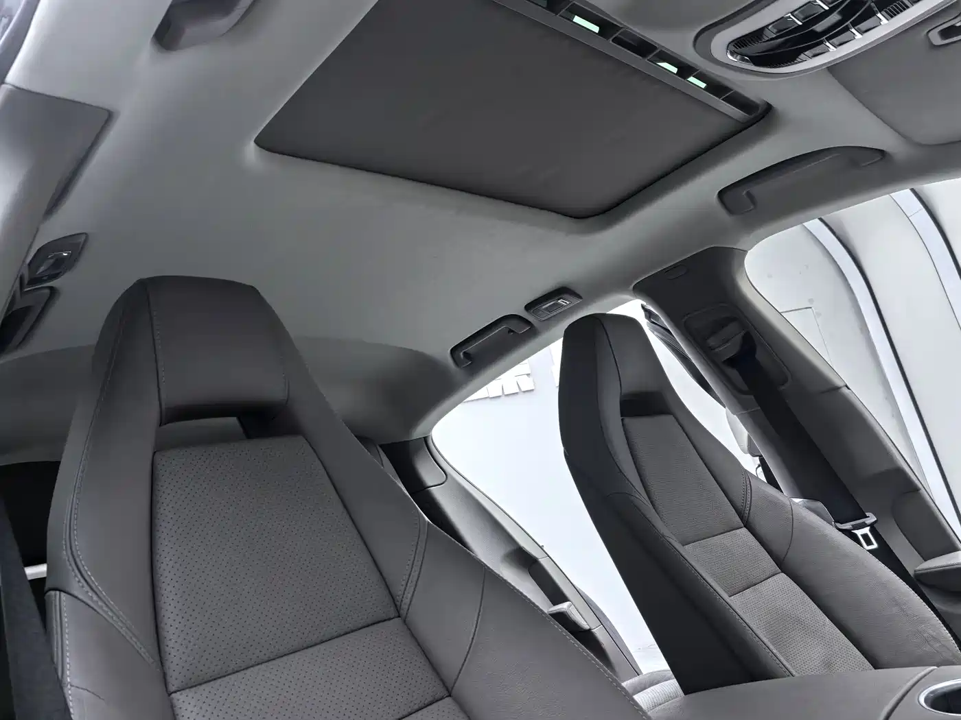 Porsche Panamera 2013 Panamera 4 Platinum Edition 3.6L фото 6