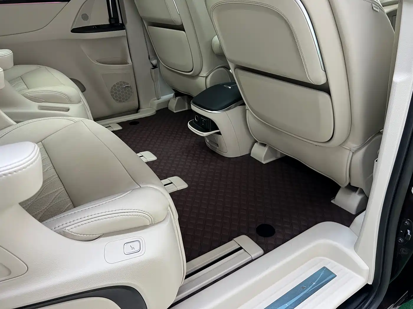 Buick GL8 2021 Avenir Aivia 7-Seater Family Edition фото 23