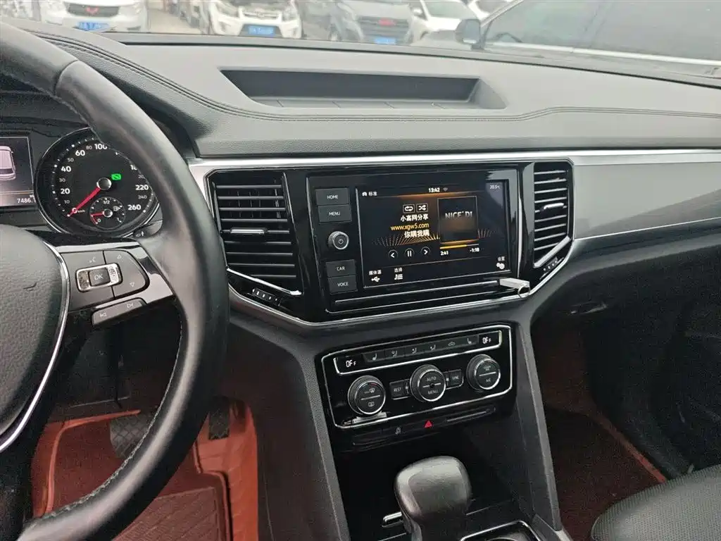 Volkswagen Teramont 2019 380TSI 4WD Luxury Edition China VI фото 10