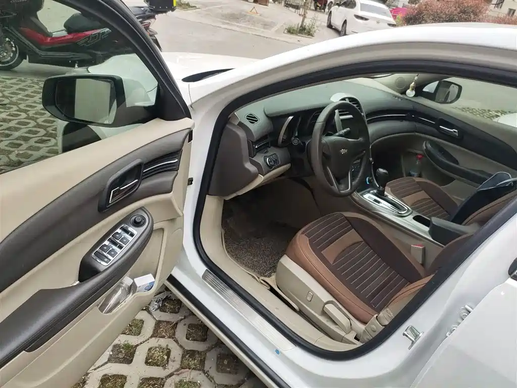 Chevrolet Malibu 2014 2.0L Automatic Comfort фото 14