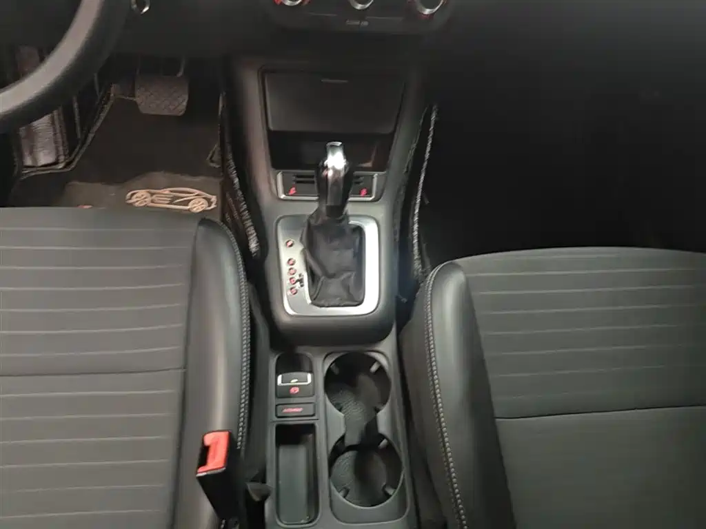 Volkswagen Tiguan 2016 Model 300TSI Automatic 2WD Trend Edition фото 14