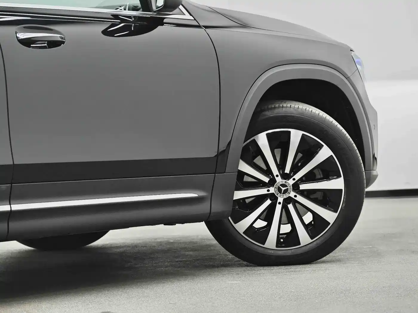 Mercedes-Benz GLB 2024 Facelift GLB 220 Style фото 28