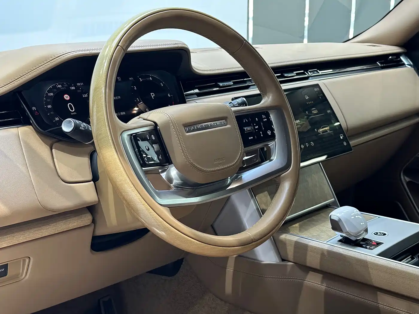 Land Rover Range Rover 2024 3.0 L6 400PS SV Honor Genesis Extended фото 8