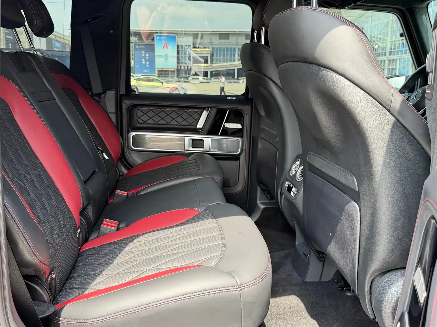 Mercedes-Benz G-Class 2025 G 500 фото 19
