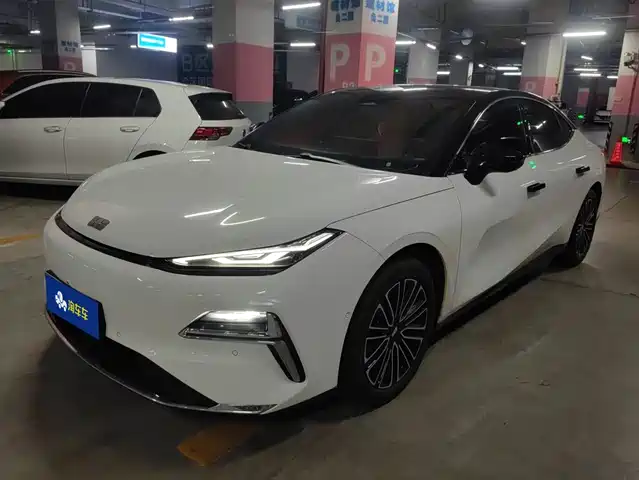  Geely Galaxy Galaxy Xingyao 8 2025 130km EM-i Premium Edition