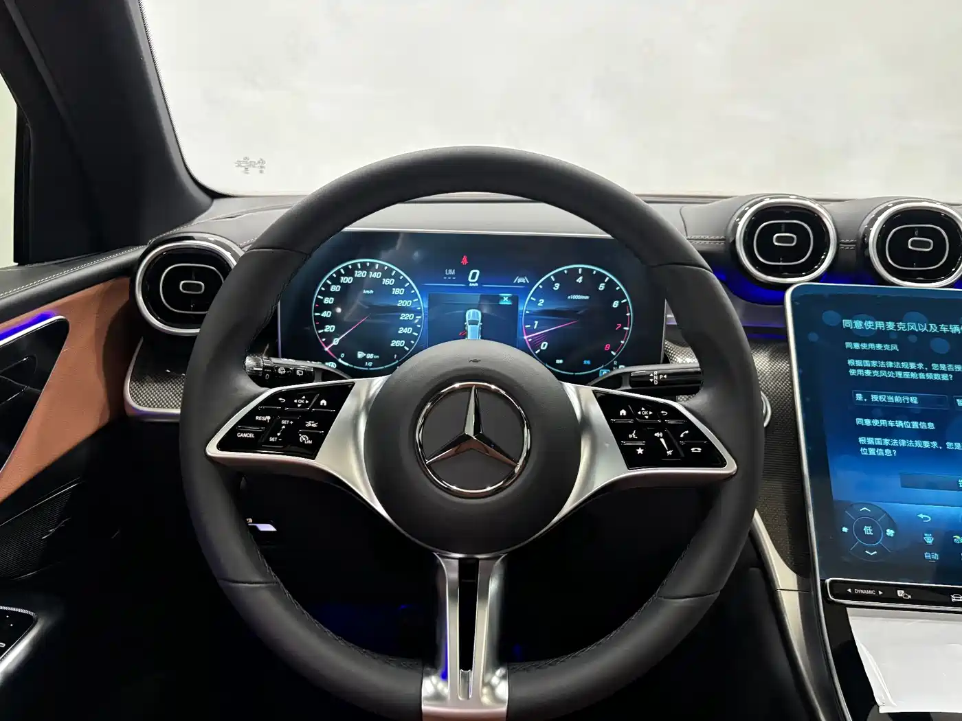 Mercedes-Benz GLC 2026 GLC 260 L 4MATIC Classic Edition фото 16