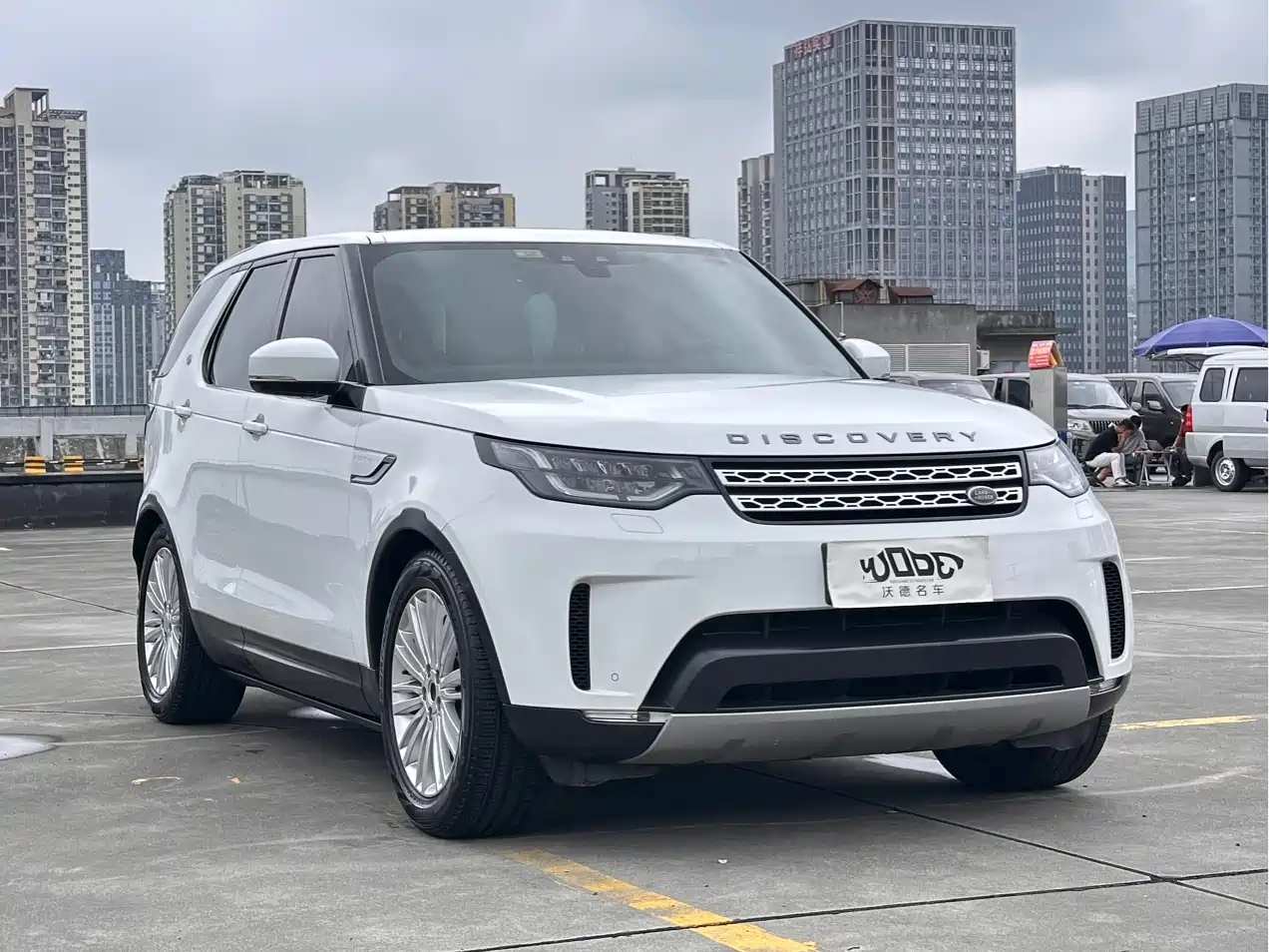 Land Rover Discovery 2017 3.0 SC V6 HSE фото 2