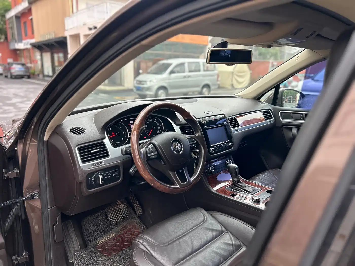 Volkswagen Touareg 2011 3.0TDI Diesel Comfort фото 10