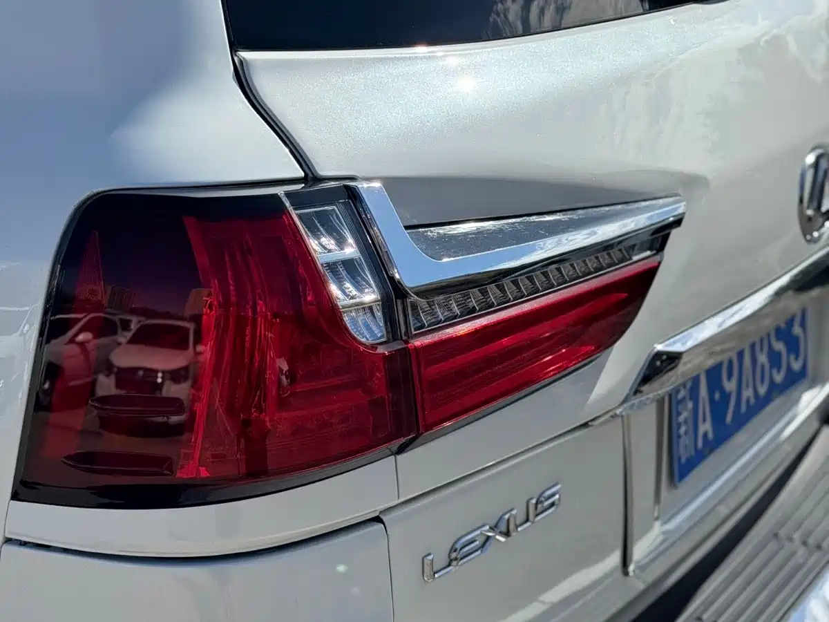 Lexus LX 2011 2009 570