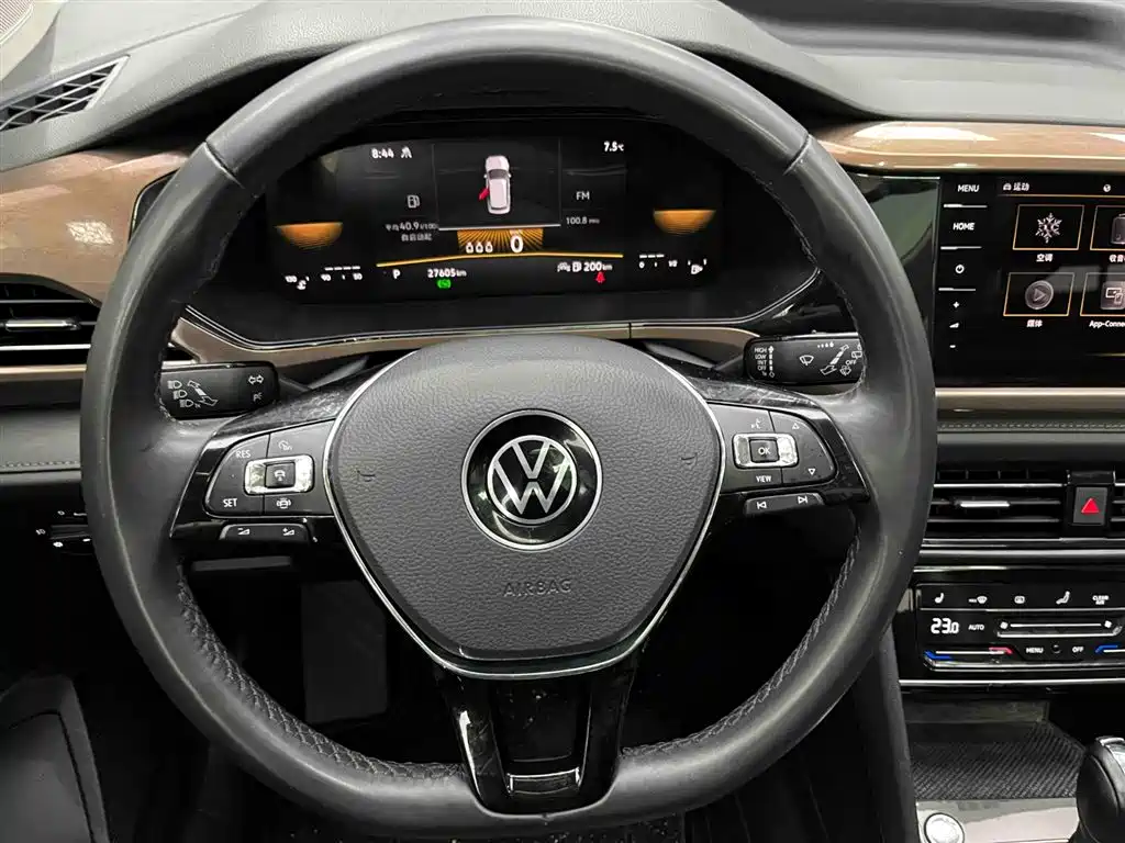 Volkswagen Tharu 2022 280TSI FWD Luxury Edition фото 3