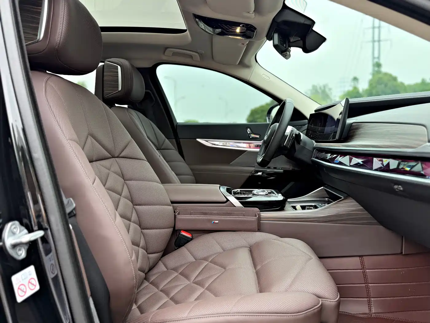 BMW 7 Series 2023 Model 740Li Leading M Sport Package фото 14