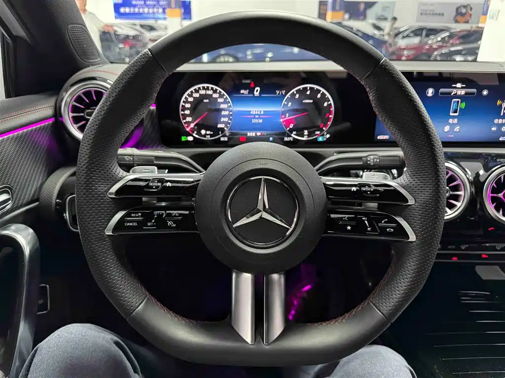 Mercedes-Benz A-Class 2024 A 200 L Fashion Edition фото 9