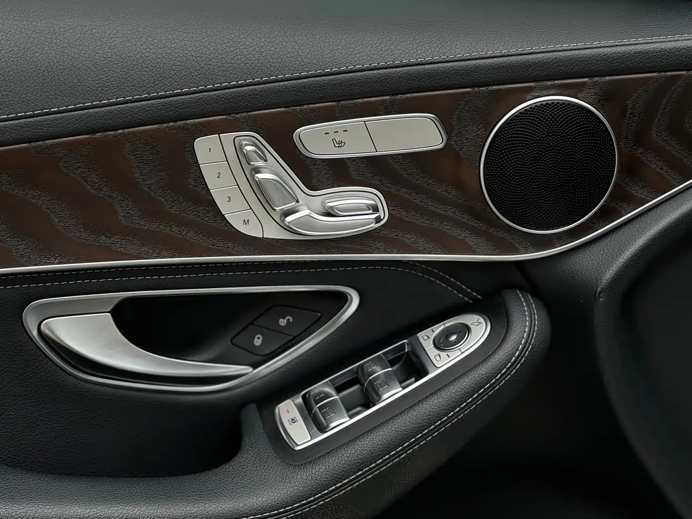 Mercedes-Benz GLC 2016 GLC 300 4MATIC Dynamic фото 14