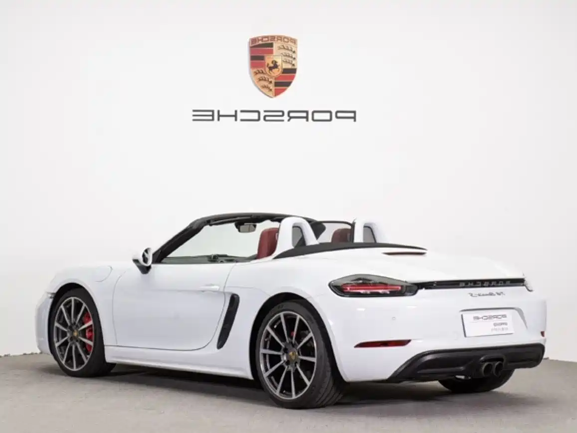Photo 11 - Porsche 718