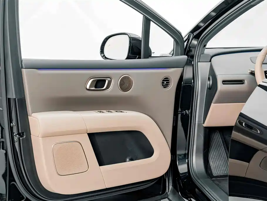 Li Auto i6 2026 2025 2WD Base Model