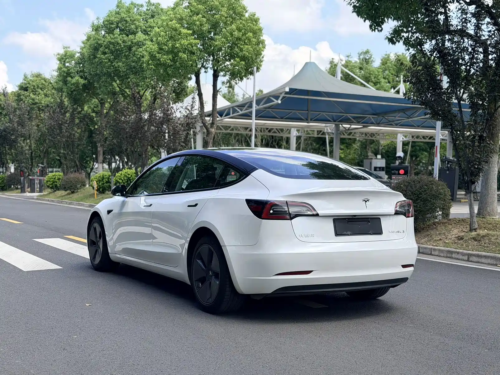 Фото 5 - Tesla Model 3