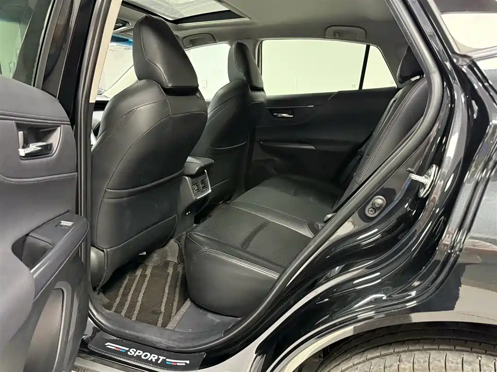 Toyota Lingfang HARRIER 2023 2.0L CVT 2WD Progressive Edition фото 13