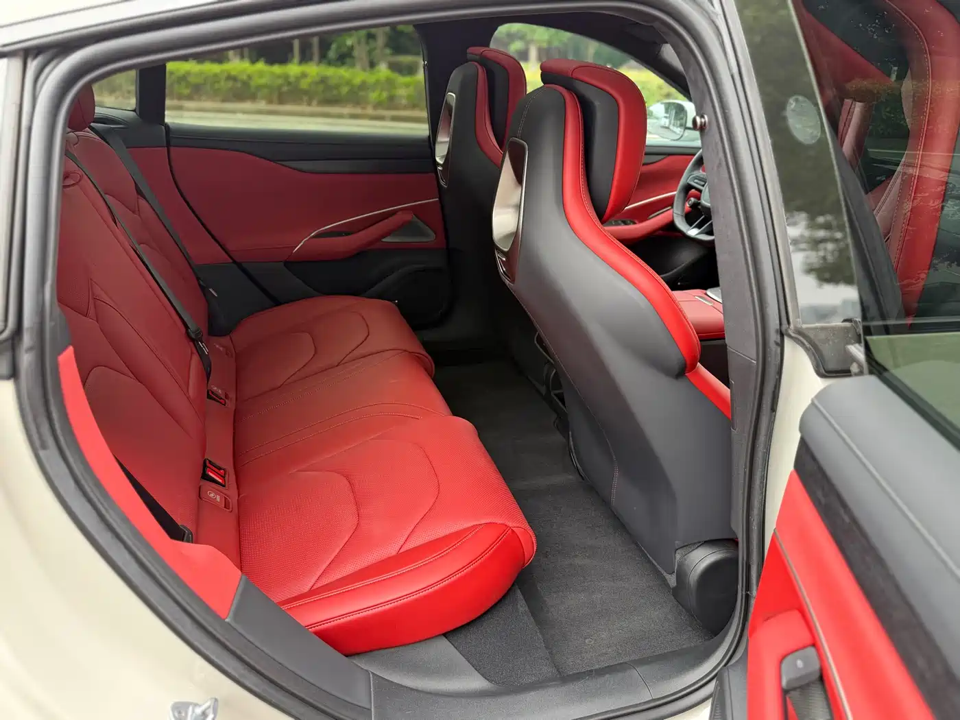 Xiaomi Auto Xiaomi SU7 2024 AWD Extended Range Advanced Smart Driving Max Edition фото 10