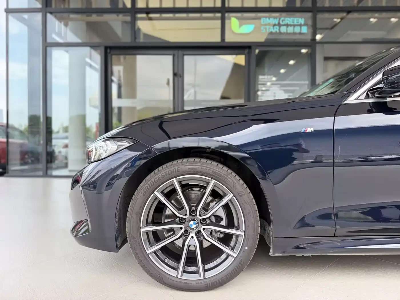 BMW 3 Series 2025 325i M Sport Package фото 7